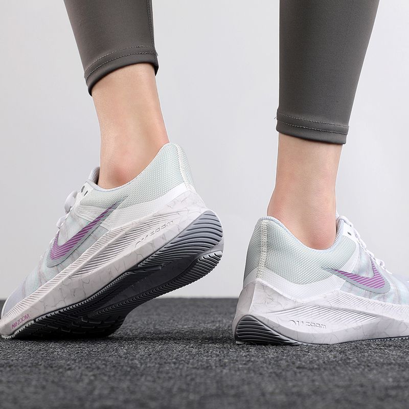 nike sacai white nylon