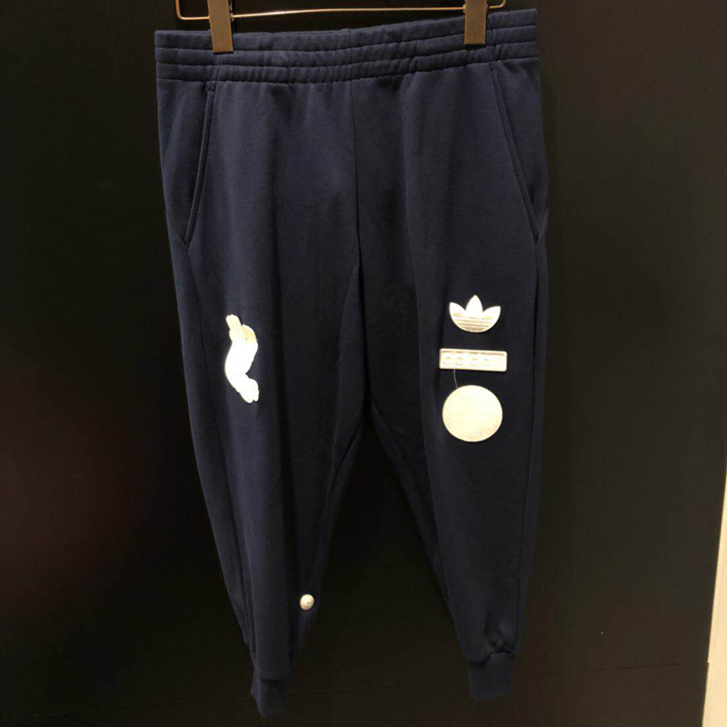  DP8565_HK