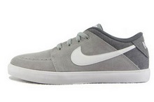 2014nike¿631685-010