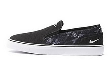 2015nike¿724761-011