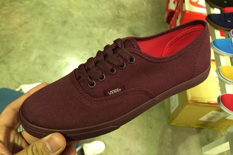 W7NEUV_HK